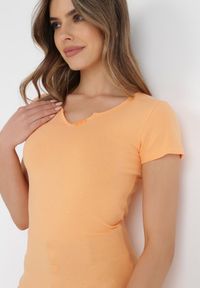 Born2be - Pomarańczowy T-shirt Aerippe. Kolor: pomarańczowy. Materiał: dzianina, jeans, bawełna. Długość rękawa: krótki rękaw. Długość: krótkie. Wzór: gładki, aplikacja. Styl: klasyczny #5