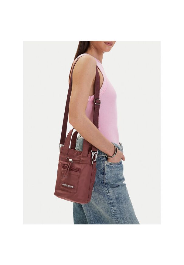 Torebka Guess Jeans. Kolor: fioletowy