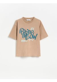 Reserved - Bawełniany t-shirt z nadrukiem - brązowy. Kolor: brązowy. Materiał: bawełna. Wzór: nadruk