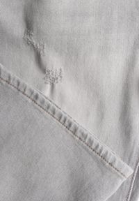 Born2be - Jasnoszare Jeansy z Bawełną i Wysokim Stanem o Prostym Kroju z Przetarciam Vimariella. Okazja: na co dzień. Stan: podwyższony. Kolor: szary. Styl: casual #7