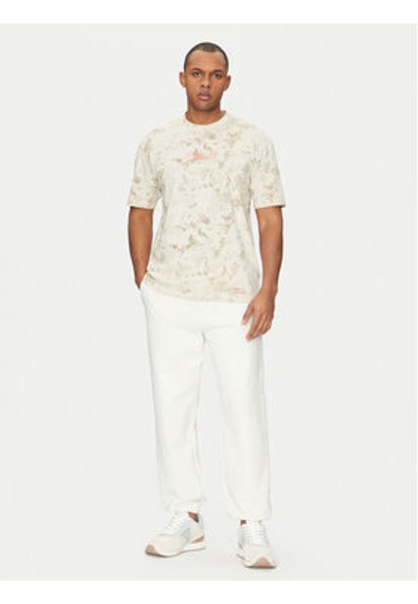 Guess T-Shirt Z5GI01 I3Z14 Brązowy Regular Fit. Kolor: brązowy. Materiał: bawełna