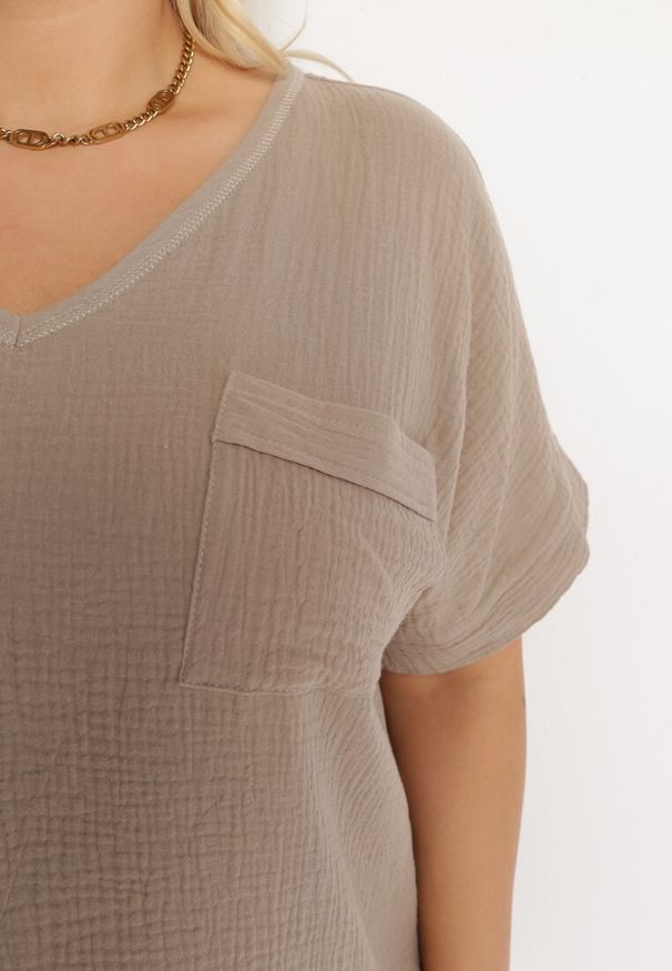 Born2be - Beżowa Bawełniana Bluzka z Kieszonką na Boku Quilea. Kolor: beżowy. Materiał: bawełna. Styl: elegancki