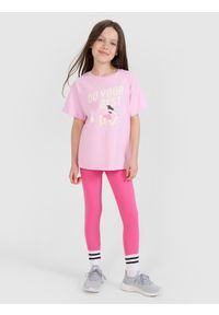 4f - 4F T-shirt regular z nadrukiem dziewczęcy - różowy 158 (12-13 lat). Okazja: na co dzień. Kolor: różowy. Materiał: bawełna, jersey, dzianina. Długość rękawa: krótki rękaw. Długość: krótkie. Wzór: nadruk. Sezon: lato. Styl: sportowy, casual, klasyczny