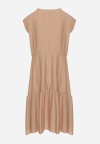Born2be - Jasnobrązowa Wiskozowa Sukienka o Rozkloszowanym Kroju Lizena. Okazja: na imprezę, na co dzień. Kolor: brązowy. Materiał: wiskoza. Sezon: wiosna, lato. Styl: casual, klasyczny #5