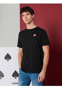 Sinsay - Bawełniana koszulka z krótkim rękawem - czarny. Kolor: czarny. Materiał: bawełna. Długość rękawa: krótki rękaw. Długość: krótkie