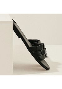 Marco Shoes Klapki z plecionych pasków czarne. Kolor: czarny #6