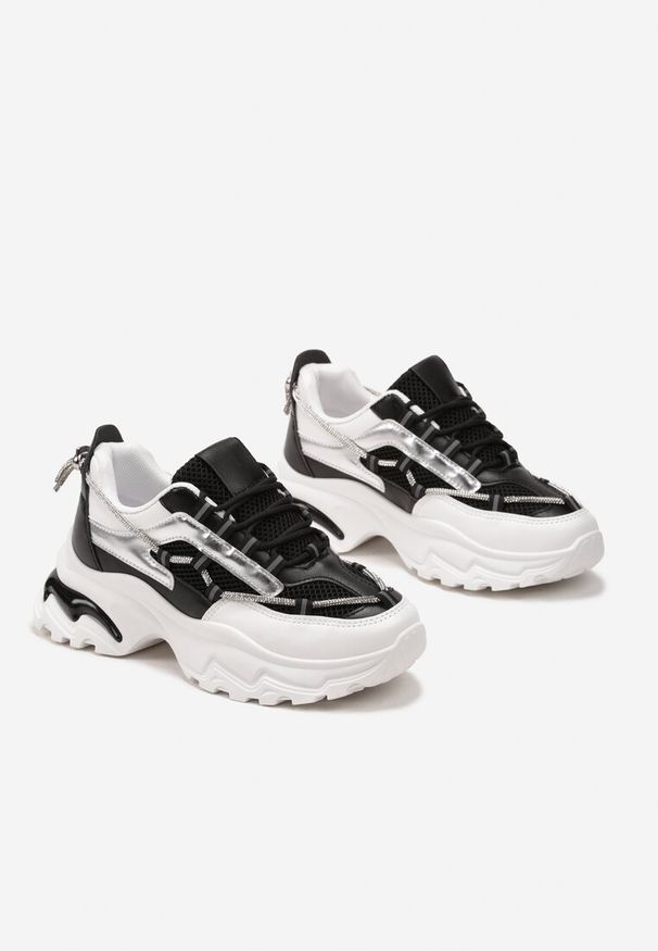 Renee - Czarno-Białe Sneakersy z Ozdobnym Sznurkiem i Cyrkoniami na Grubej Podeszwie Fionalee. Kolor: czarny