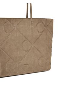 Calvin Klein Torebka Emblem Aop Embossed Suede Tote LV04F3334G Beżowy. Kolor: beżowy. Materiał: skórzane, zamszowe #4
