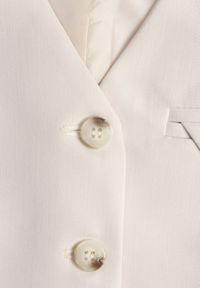 Renee - Beżowa Kamizelka w Stylu Garniturowym z Imitacją Kieszonek Odinen. Kolor: beżowy. Styl: elegancki #4