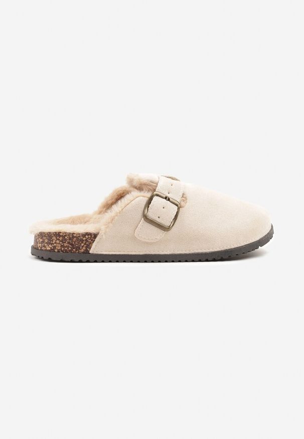 Born2be - Beżowe Kapcie Chodaki na Korkowej Podeszwie z Paskiem i Klamrą Aponella. Okazja: do domu. Zapięcie: klamry. Kolor: beżowy. Materiał: jeans