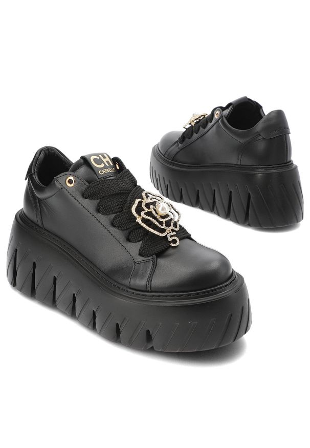 CheBello - Czarne Sneakersy Chebello Stylowe Obuwie Damskie Na Platformie. Okazja: na co dzień. Kolor: czarny. Materiał: materiał. Obcas: na platformie. Styl: elegancki