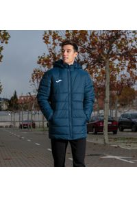 Kurtka uniwersalna męska Joma Urban IV. Typ kołnierza: kaptur. Kolor: niebieski. Materiał: puch. Długość: długie. Sport: turystyka piesza