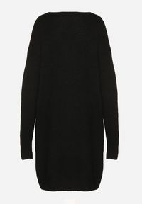 Born2be - Czarna Dzianinowa Sukienka z Domieszką Wełny o Pudełkowym Kroju Esmerea. Okazja: na co dzień. Typ kołnierza: dekolt w kształcie V. Kolekcja: plus size. Kolor: czarny. Materiał: dzianina, wełna. Długość rękawa: długi rękaw. Typ sukienki: dla puszystych. Styl: casual, klasyczny #6