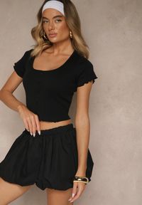 Renee - Czarny Dopasowany T-shirt z Bawełny Zdobiony Guzikami Filinnea. Okazja: na co dzień. Kolor: czarny. Materiał: bawełna. Wzór: aplikacja. Styl: casual