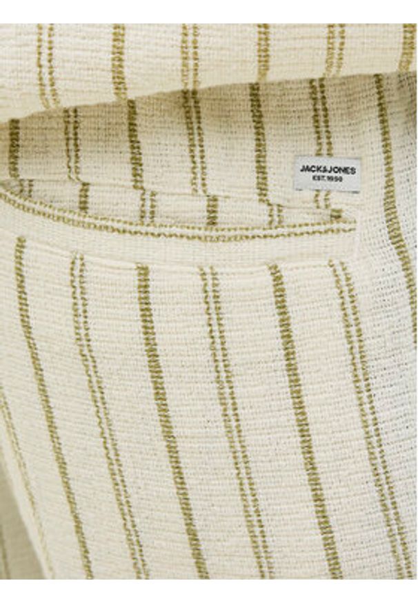 Jack & Jones - Jack&Jones Szorty materiałowe Jaiden 12274413 Beżowy Relaxed Fit. Kolor: beżowy. Materiał: bawełna