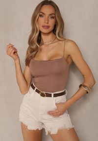 Renee - Jasnobrązowy Basicowy Top z Wiskozą Sophelisse. Okazja: na co dzień. Kolor: brązowy. Materiał: wiskoza. Styl: elegancki, casual