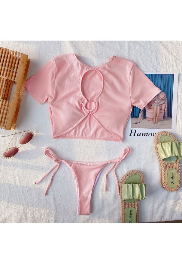 Intica - Dwuczęściowy strój kąpielowy z rękawem i regulowanym dołem na plażę Slavomila. Kolor: różowy. Materiał: materiał. Długość: krótkie