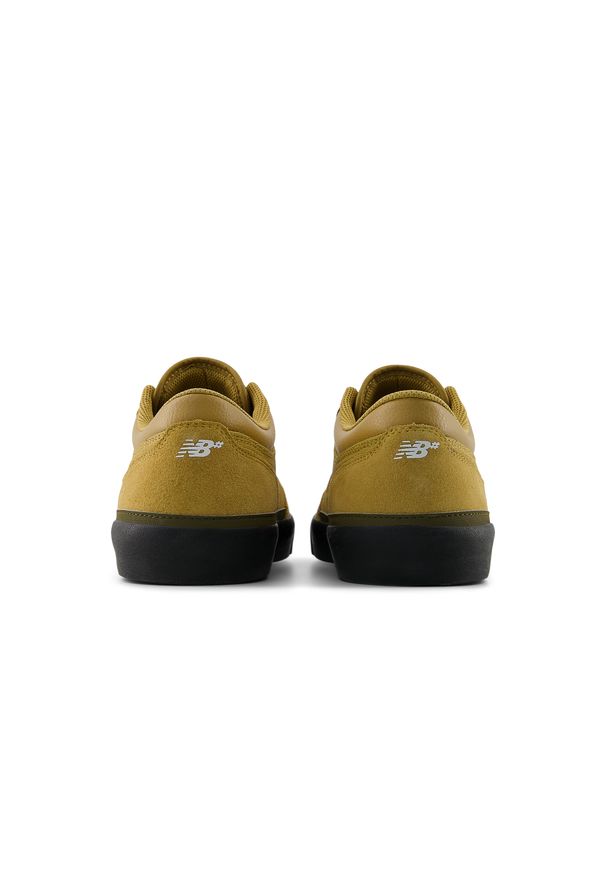 Buty męskie New Balance Numeric UN417CWB – brązowe. Kolor: brązowy. Materiał: materiał, zamsz, syntetyk, dresówka, guma. Szerokość cholewki: normalna. Wzór: nadruk