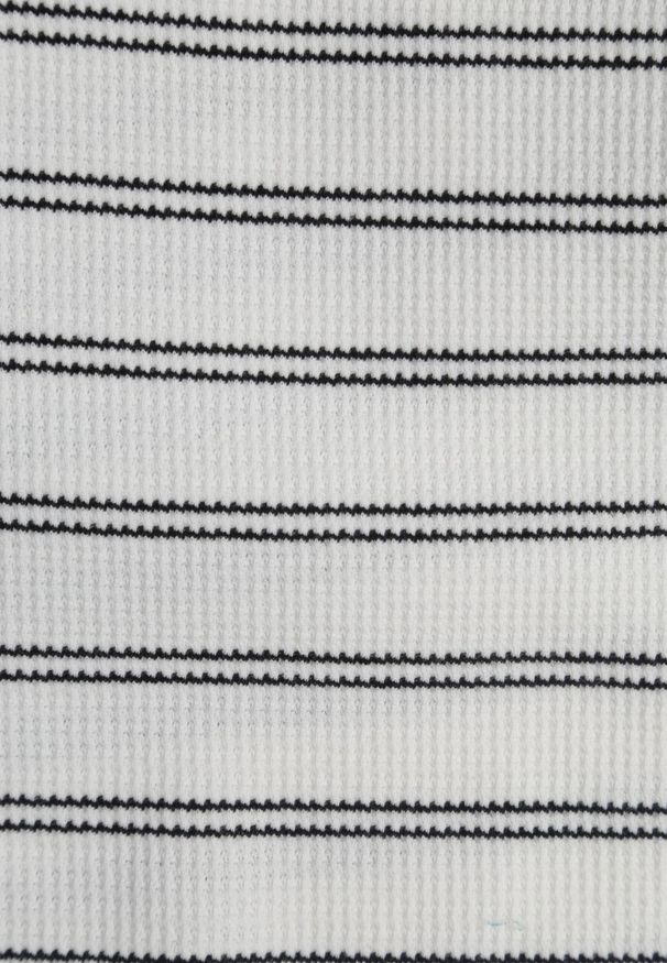 Renee - Czarno-Białe Casualowe Szorty High Waist w Prążki z Bawełnianej Tkaniny Lennliss. Okazja: na co dzień. Stan: podwyższony. Kolor: biały. Materiał: bawełna, tkanina. Wzór: prążki. Sezon: lato. Styl: casual