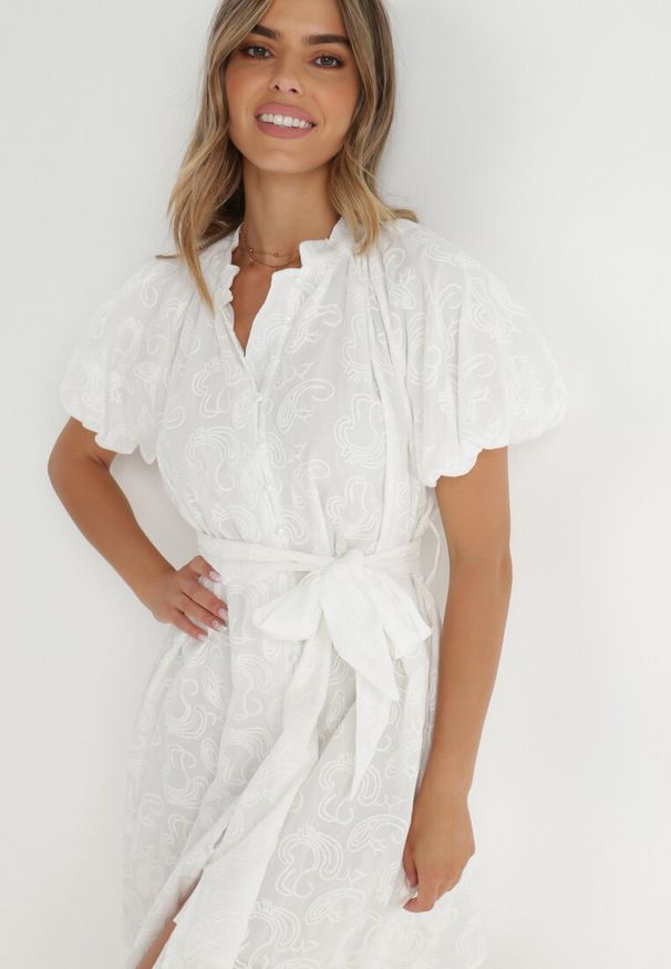 Born2be - Biała Sukienka z Bawełny Zanpey. Kolor: biały. Materiał: bawełna. Wzór: haft. Styl: elegancki. Długość: mini