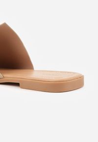 Born2be - Ciemnobeżowe Klapki VICES na Płaskiej Podeszwie z Paskiem na Palec i Aplikacją Oriphite. Okazja: na co dzień. Kolor: beżowy. Materiał: jeans, len. Wzór: aplikacja. Obcas: na płaskiej podeszwie. Styl: elegancki, wakacyjny, casual #2