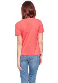 Wrangler - WRANGLER T SHIRT DAMSKI DRAPE TEE DUBARRY W7016DIVZ 112130885. Wzór: nadruk. Styl: vintage #4