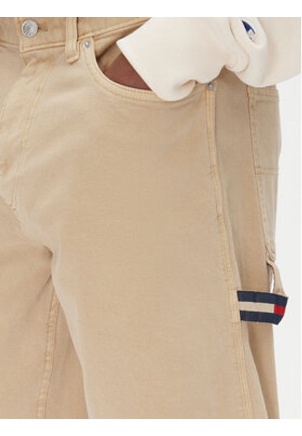 Tommy Jeans Szorty materiałowe Jaimie DM0DM21951 Beżowy Slim Fit. Kolor: beżowy. Materiał: bawełna