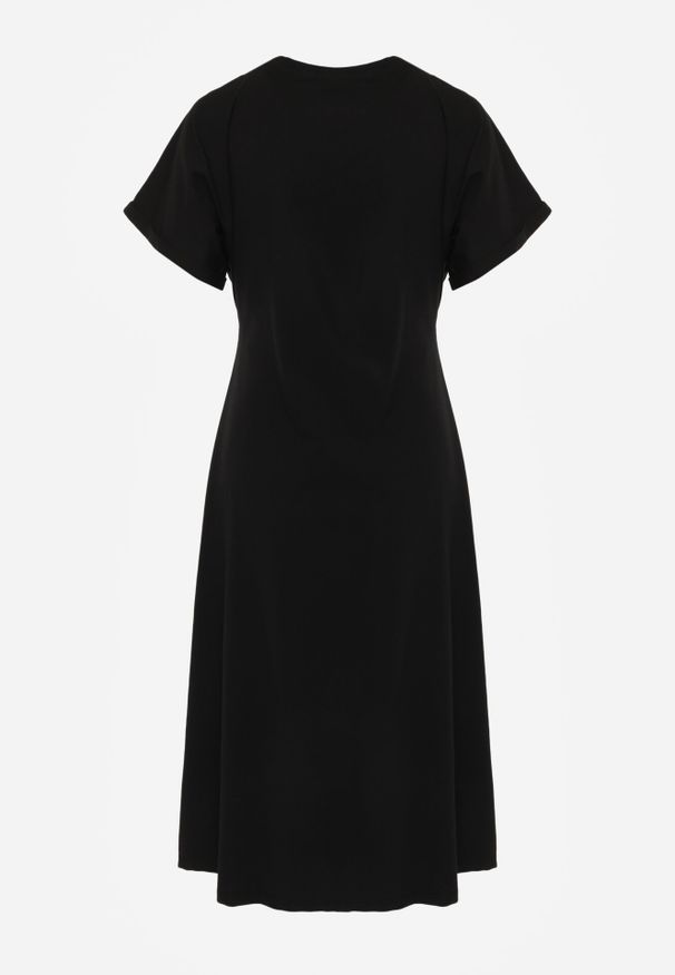 Born2be - Czarna Sukienka o Rozkloszowanym Kroju z Marszczeniem i Rozcięciem Zinnariae. Okazja: na co dzień. Kolor: czarny. Materiał: jeans. Styl: casual