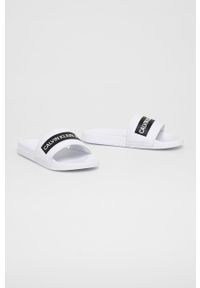 Calvin Klein Jeans Klapki damskie kolor biały. Kolor: biały. Materiał: guma. Obcas: na obcasie. Wysokość obcasa: niski #3