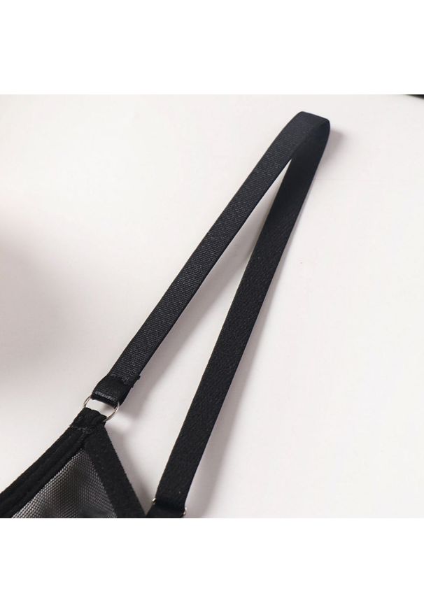 Intica - Pas do pończoch z zestawem na romantyczne wieczory Chihoko. Kolor: czarny. Materiał: materiał