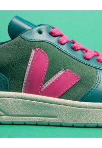 Veja - VEJA - Zielone sneakersy V-10. Nosek buta: okrągły. Kolor: zielony. Materiał: bawełna, materiał, guma, zamsz. Szerokość cholewki: normalna #4