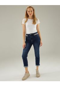 Unisono - SPODNIE - JEANSY Z APLIKACJĄ 42-1387 BLU SCUR. Materiał: jeans. Wzór: aplikacja