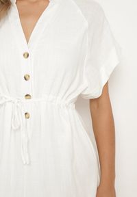 Born2be - Biała Bawełniana Sukienka z Koszulową Górą i Ściągaczem w Talii Vikleta. Okazja: na co dzień. Typ kołnierza: dekolt w kształcie V. Kolor: biały. Materiał: bawełna. Typ sukienki: koszulowe. Styl: casual, klasyczny #5