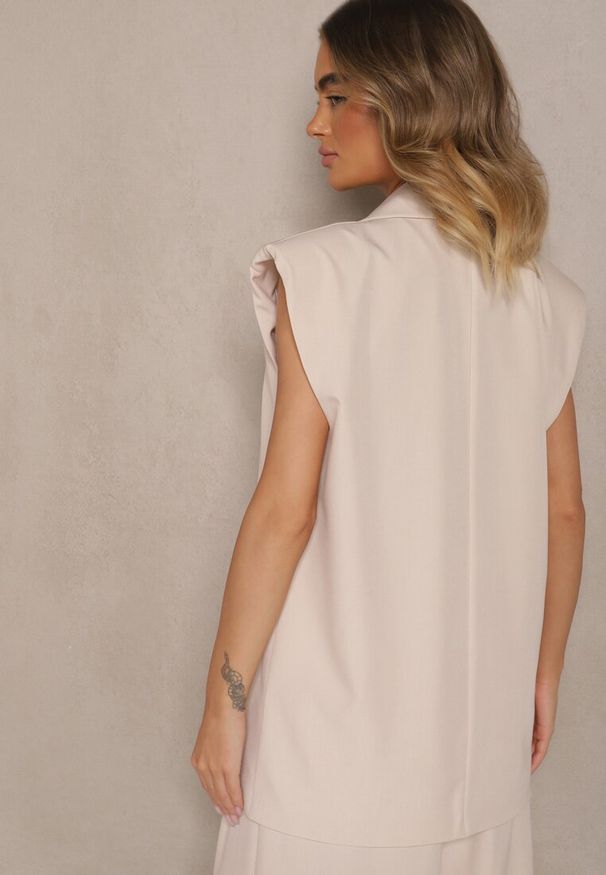 Renee - Jasnobeżowa Garniturowa Kamizelka z z Usztywnioną Linią Ramion Ellamira. Okazja: na co dzień. Kolor: beżowy. Materiał: skóra. Styl: klasyczny, casual