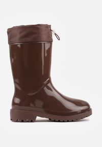 Born2be - Brązowe Lakierowane Kalosze ze Ściąganą Cholewką Fevaselle. Okazja: na spacer, na co dzień. Kolor: brązowy. Materiał: lakier. Szerokość cholewki: normalna. Styl: casual, klasyczny #4