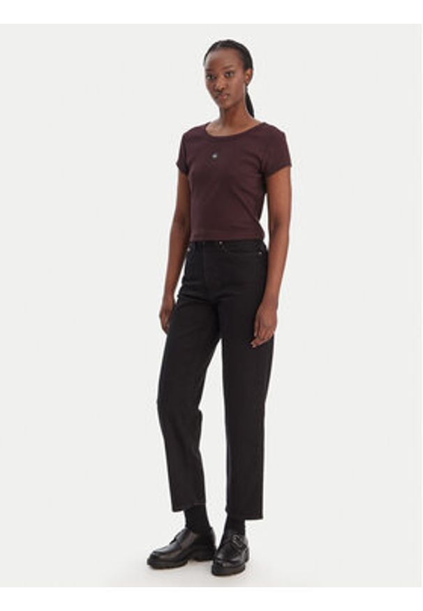 Calvin Klein Jeans T-Shirt LV047C200G Brązowy Slim Fit. Kolor: brązowy. Materiał: bawełna