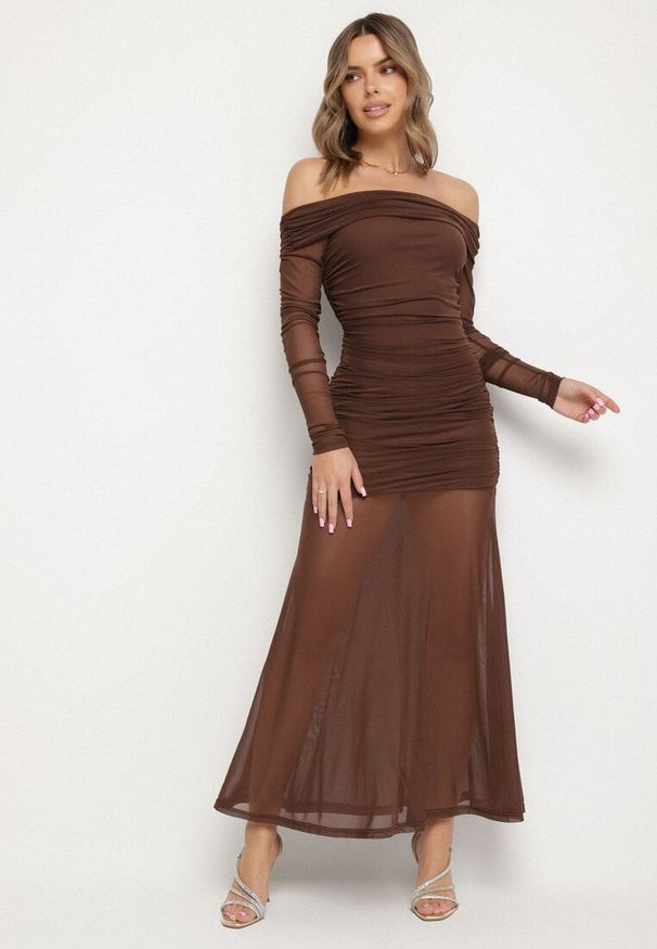 Born2be - Brązowa Taliowana Sukienka Typu Hiszpanka z Transparentnymi Wstawkami Halacia. Typ kołnierza: dekolt hiszpanka. Kolor: brązowy. Styl: elegancki