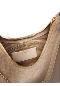 Calvin Klein Torebka Emblem Hw Pebble Shoulder Bag LV04F3495G Beżowy. Kolor: beżowy. Materiał: skórzane #5