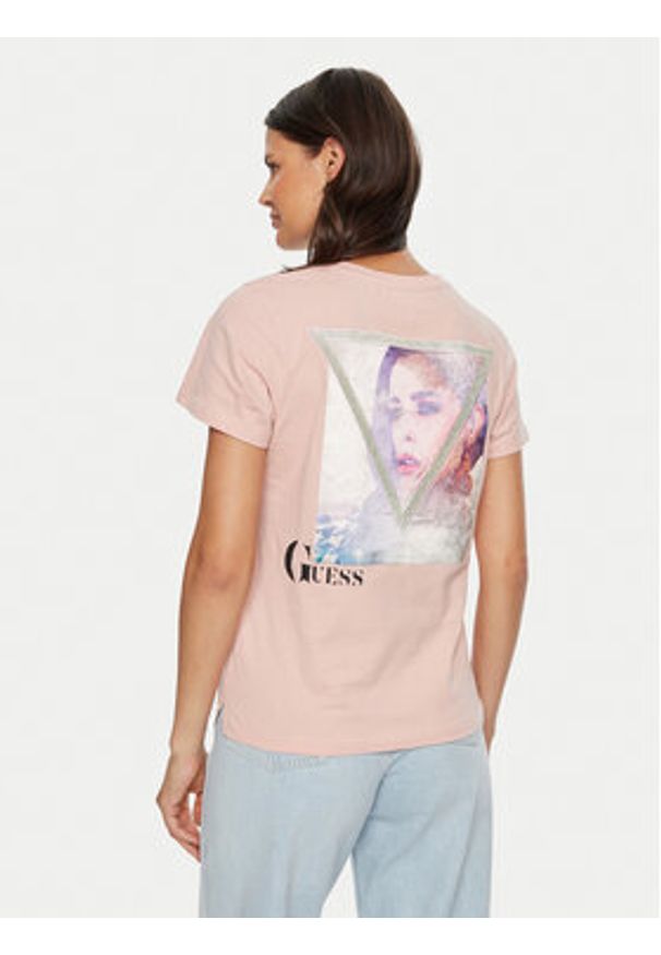Guess T-Shirt W4BI13 KCJI0 Różowy Regular Fit. Kolor: różowy. Materiał: bawełna