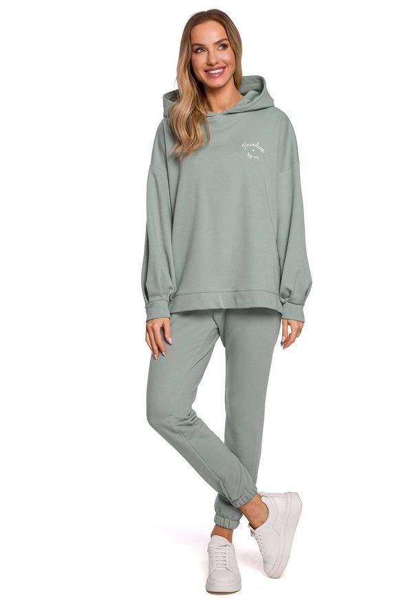 Produkt Polski - Hoodie bluza damska oversize z kapturem miętowa. Typ kołnierza: kaptur. Kolor: miętowy. Materiał: dzianina, bawełna. Długość: długie. Wzór: haft