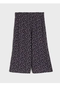Sinsay - Wiskozowe spodnie wide leg w kwiatki - wielobarwny. Materiał: wiskoza. Wzór: kwiaty