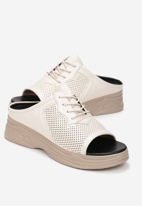 Born2be - Beżowe Klapki na Płaskiej Podeszwie z Perforacją i Wiązaniem Edenna. Kolor: beżowy. Obcas: na płaskiej podeszwie