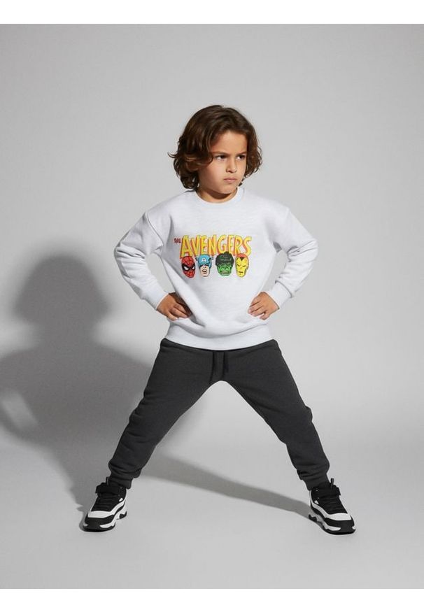 Sinsay - Bluza Avengers - szary. Kolor: szary. Wzór: motyw z bajki