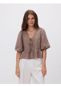 Reserved - Bluzka z modalem - beżowy. Kolor: beżowy. Materiał: tkanina #1