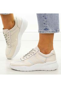 Beżowe skórzane sneakersy damskie S.Barski 22226. Kolor: beżowy. Materiał: skóra. Obcas: na koturnie