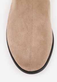 Renee - Beżowe Botki na Słupku Ozdobione Metalicznym Wykończeniem Irialan. Okazja: na co dzień. Kolor: beżowy. Materiał: jeans. Wzór: aplikacja. Obcas: na słupku. Styl: casual, elegancki #8