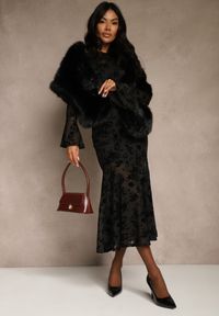 Renee - Czarne Futerkowe Ponczo Szal Typu Etola Aezney. Okazja: na imprezę. Kolor: czarny. Materiał: satyna. Styl: wizytowy, elegancki #6