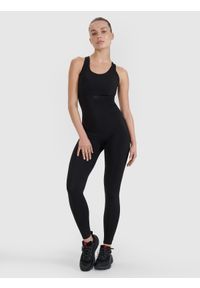 4f - 4F Kombinezon treningowy szybkoschnący damski 4F x Anna Lewandowska - czarny M. Kolor: czarny. Materiał: syntetyk, włókno, dzianina, materiał, elastan, tkanina. Wzór: gładki, ze splotem #1