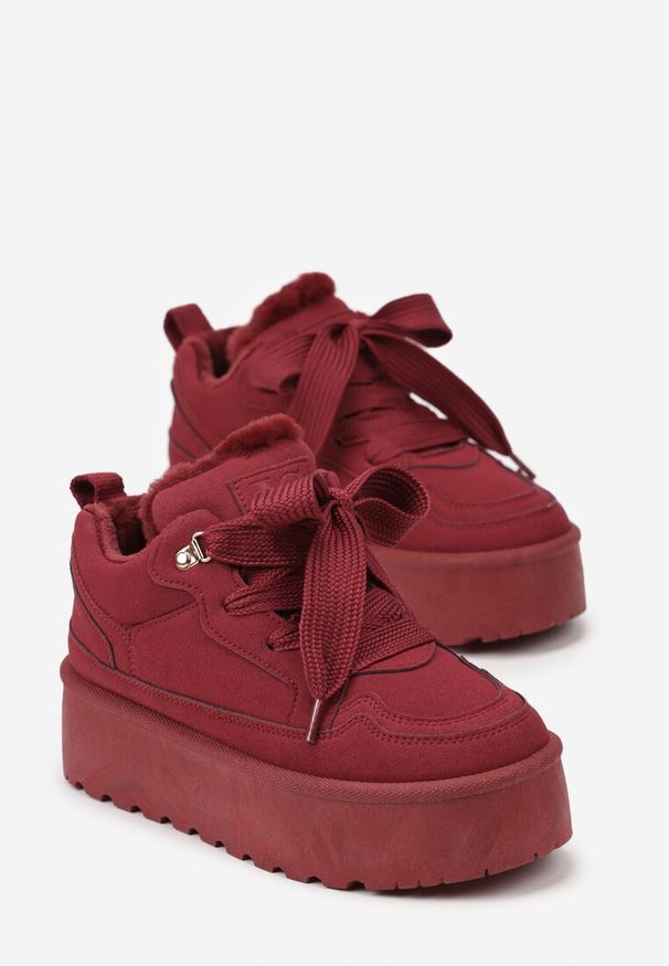 Renee - Bordowe Sneakersy Vices Stylizowane na Śniegowce na Platformie Obszyte Futerkiem Naleris. Zapięcie: sznurówki. Kolor: czerwony. Materiał: futro. Obcas: na platformie