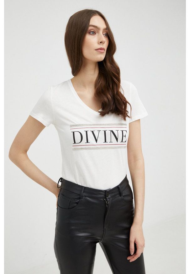 Morgan t-shirt damski kolor biały. Okazja: na co dzień. Kolor: biały. Materiał: dzianina. Długość rękawa: krótki rękaw. Długość: krótkie. Wzór: nadruk. Styl: casual